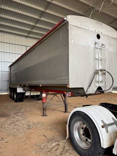 Tefco Tri Aluminium Tipper