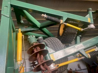 2013 Kelly Diamond Harrow 40 Disc Chain