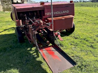 New Holland Hayliner 317 Small Square Baler