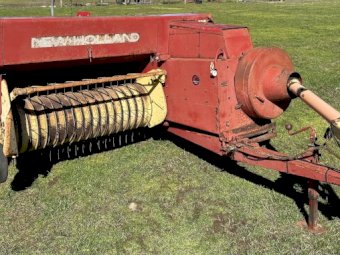 New Holland Hayliner 317 Small Square Baler