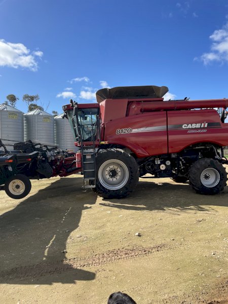 2011 Case IH 8120 Header