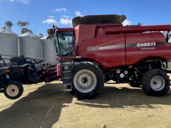 2011 Case IH 8120 Header