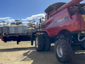 2011 Case IH 8120 Header