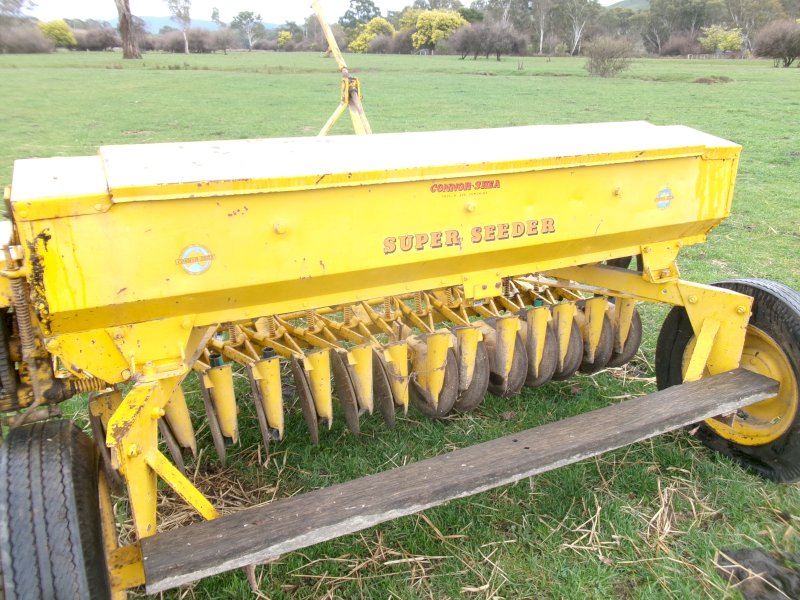 Conner Shea 14 Disc Seeder and Fertilizer Box