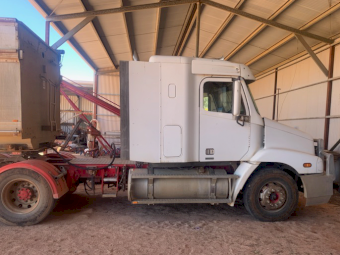 2003 Freightliner Century ST Prime Mover