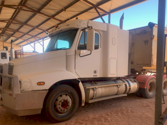 2003 Freightliner Century ST Prime Mover