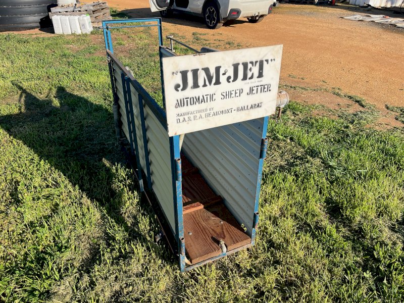 Jim Jet Sheep Jetter
