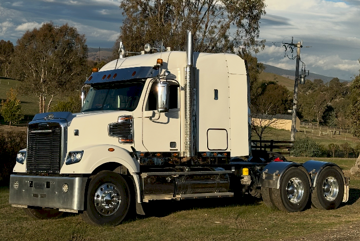 2014 Freightliner Coronado 6x4 Prime Mover