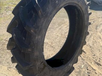 30 X Trelleborg 13.6R36 Tyres