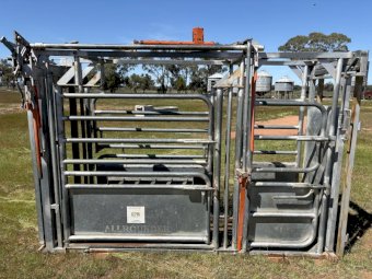 RPM Allrounder Cattle Crush