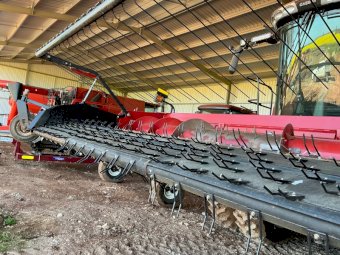 Case IH  3016 15ft Pick up Front