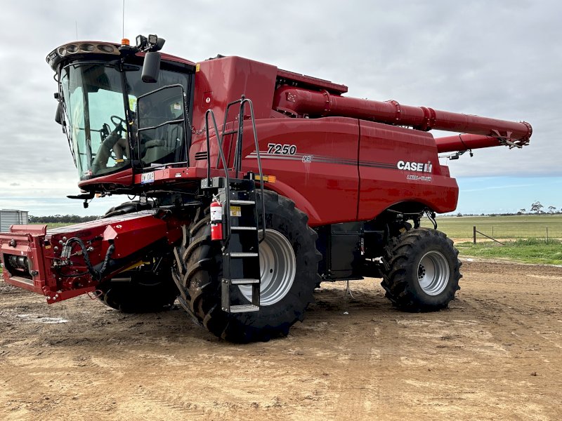 2022 Case IH 7250 Header with 2024 MacDon FD241 Front on Leith Trailer