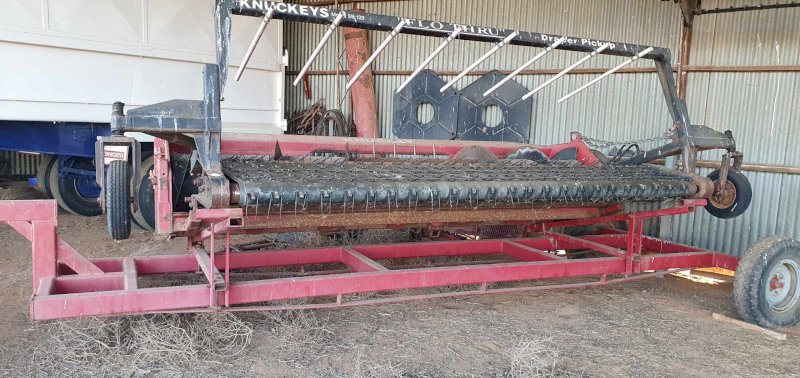 Knuckey Flo-Thru  canola pick-up  front