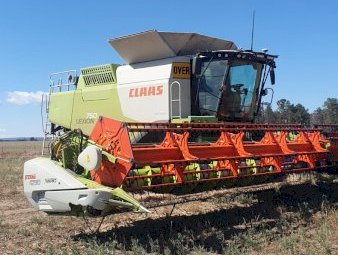 CLAAS Lexion 750TT Header with Front and Trailer