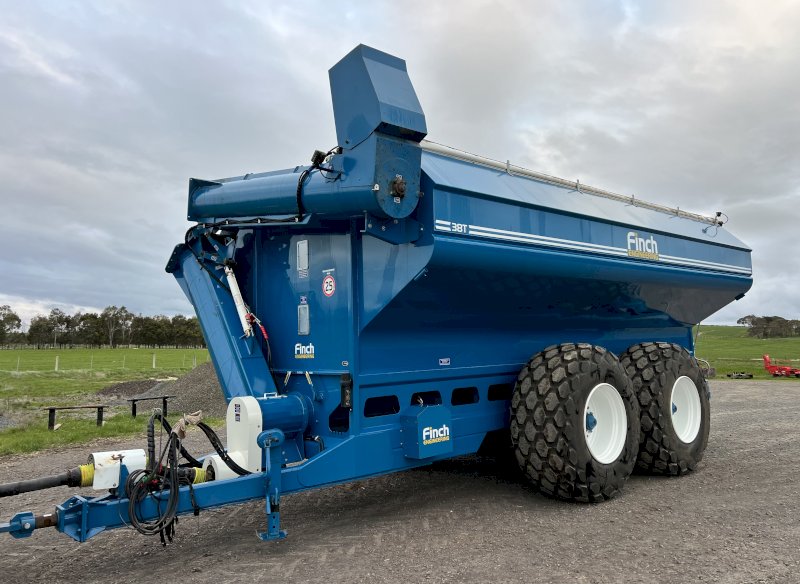 2019 Finch 38T Chaser Bin