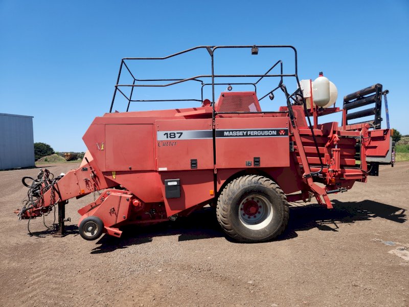 Massey Ferguson 187 Baler