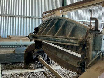 Metal Guillotine
