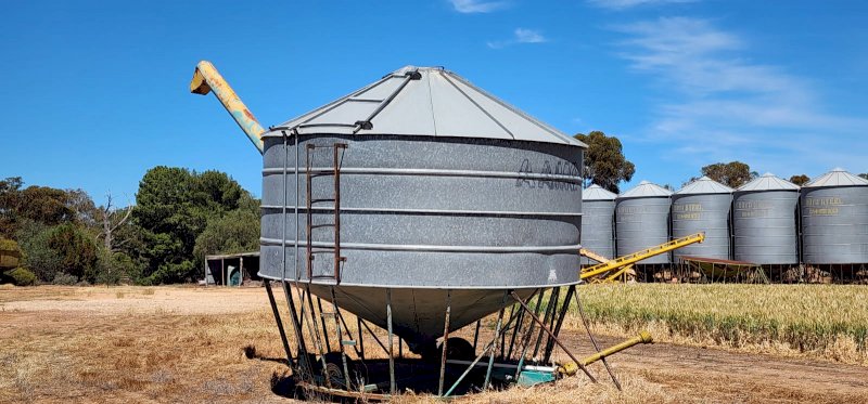 Jetstream 24MT Field Bin
