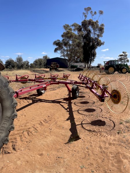 Smart Vee Hay Rake