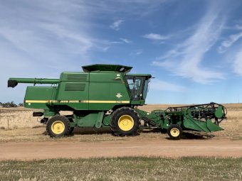 John Deere CTS Header with 930D Front