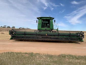 John Deere CTS Header with 930D Front