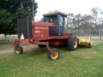 New Holland 2550 Speedrower Self Propelled Windrower