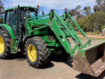 John Deere 6620 Premium with 740 Loader