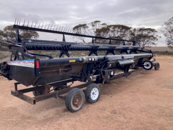 1993 Gleaner R62 Header With 30Ft Macdon Front