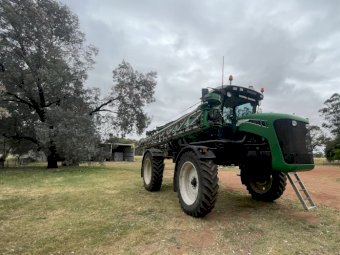 2011 Goldacres Crop Cruiser 5236 SP Sprayer