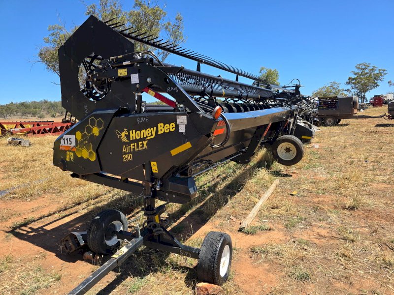 2019 Honey Bee AirFLEX 250 Front with Cross Auger