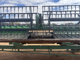 2014 John Deere S670 Header with 640D Front and Trailer