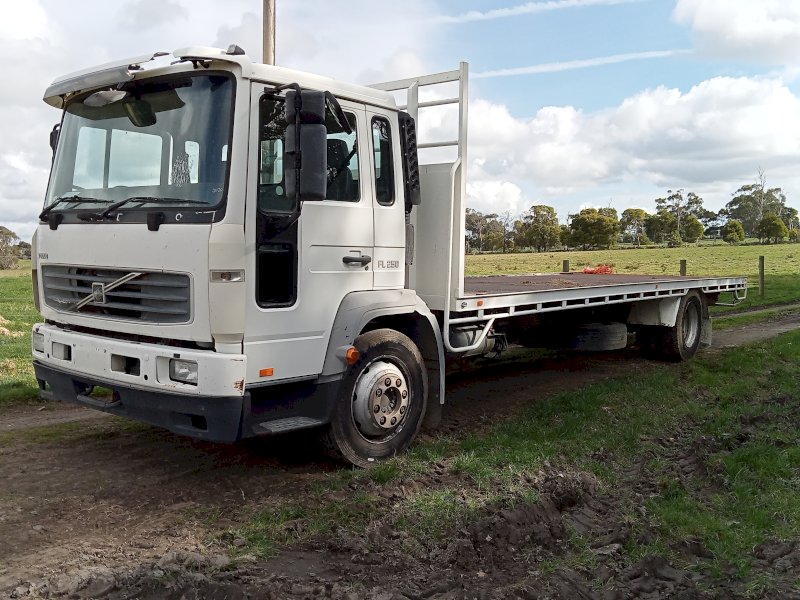 2002 Volvo FL250 Tray Truck
