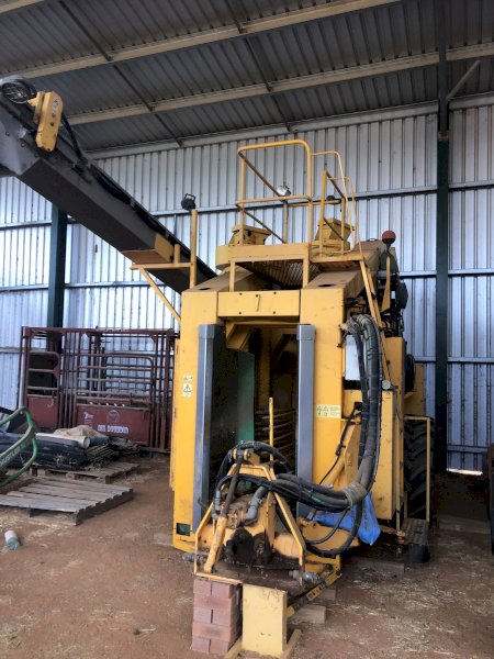 1999 Gregoire G65 Tow Behind Grape Harvester