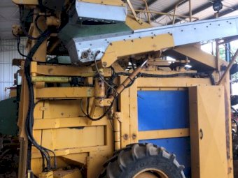 1999 Gregoire G65 Tow Behind Grape Harvester