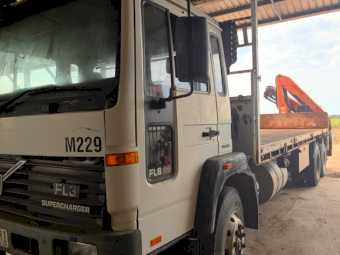 1998 Volvo FL6 6x4 Crane Mounted Truck