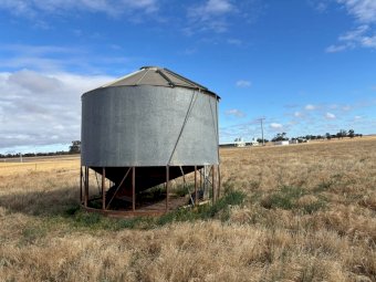 3 X 18MT Field Bins