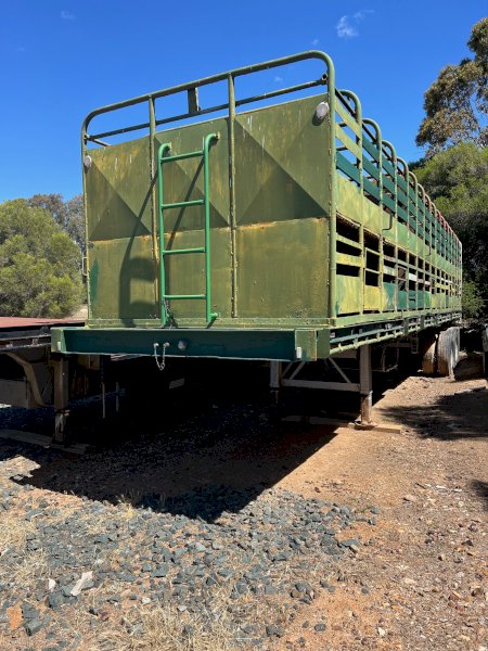 40ft Trailer with 38ft 2 Deck Stockcrate