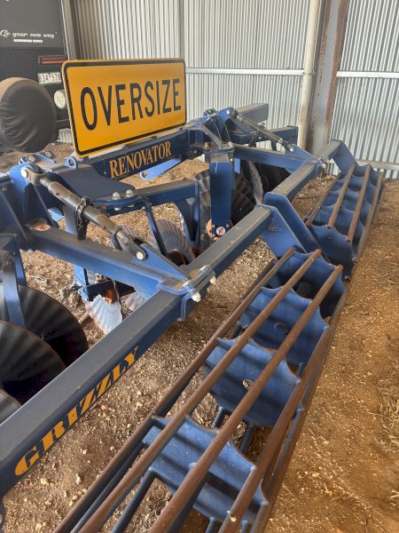 Grizzly Track Renovator