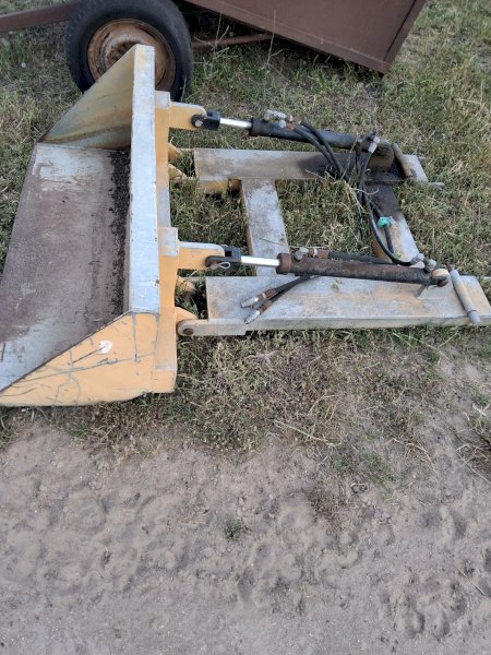 Hydraulic Bucket Attachment