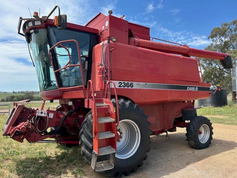 2002 Case IH 2366 Header with 30ft 1010 Front with Pick up Reel on 3 axle Trailer