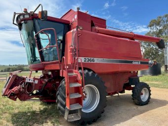 2002 Case IH 2366 Header with 30ft 1010 Front with Pick up Reel on 3 axle Trailer