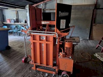 Dominator Wool Press.