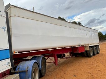 1996 Laughlin 36ft x 6ft Semi Tipping Trailer