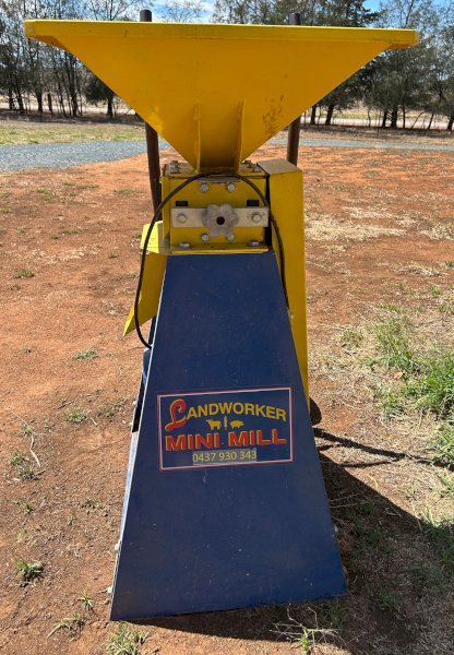 Landworker Mini Mill Roller Mill