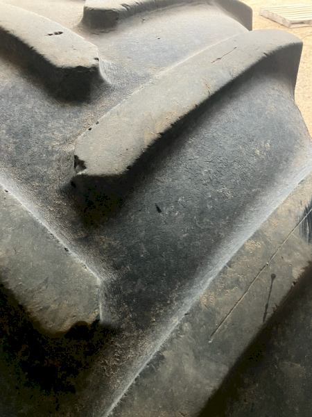 2 x 600/70R30 Michelin MACHXBIB Tyres