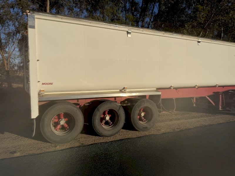 36' x 6' Moore Tri Axle TOA Tipper