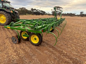 John Deere 1600 Chisel Plough (Different Options Available)