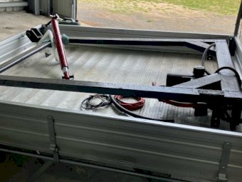 Aluminium Ute Tray with Electric Hydraulic Hoist