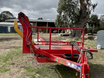 Albybone Bale Feeder