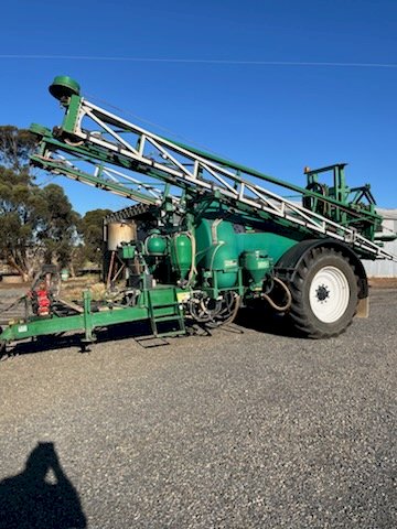 2005 Goldacres 5000 Special Tow Behind Sprayer